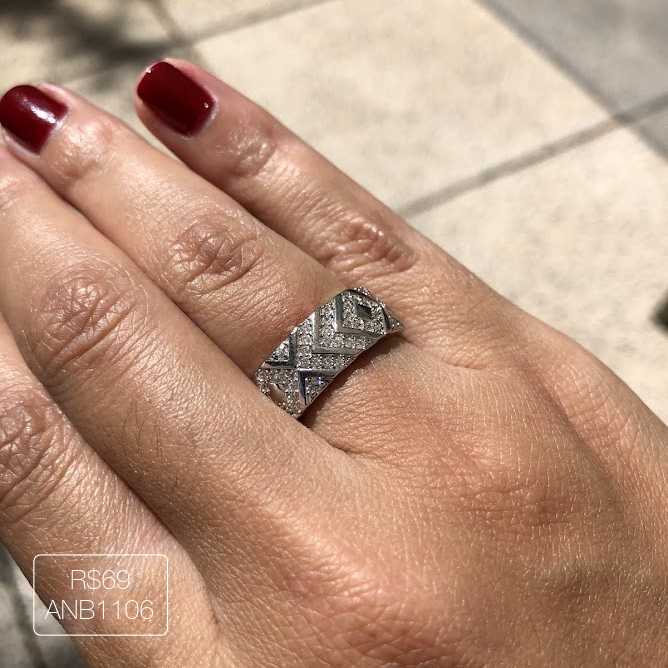 Anel Square Cut Cravejado Mônaco